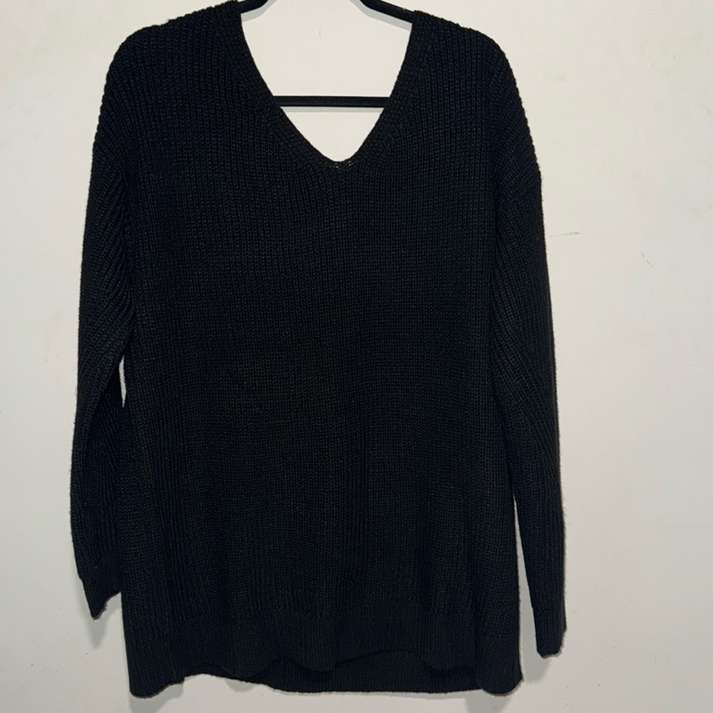 LIKE NEW black sweater!